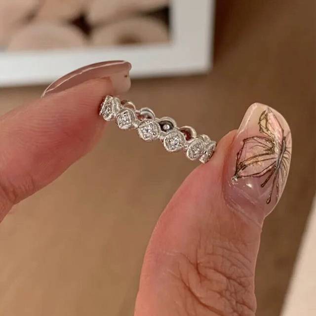 (J5237) Unique Highend 925 Sterling Silver Couple Rings Featuring Dazzling Diamond Accents For Women