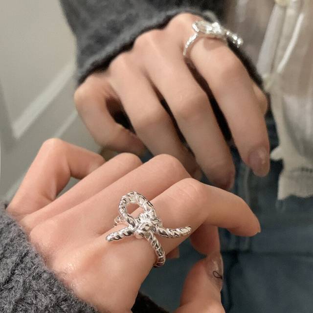 (J5060) Unique Highend 925 Sterling Silver Couple Rings Featuring Dazzling Diamond Accents For Women