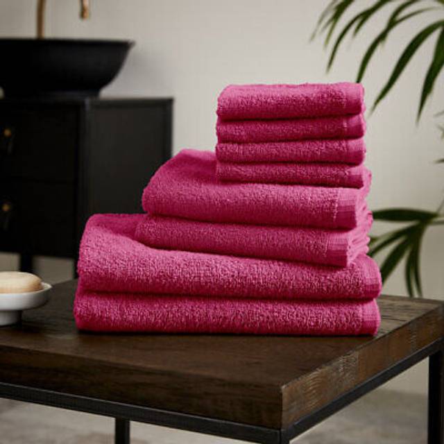 Set of 4 Catherine Lansfield Quick Dry Face Cloths - Hot Pink