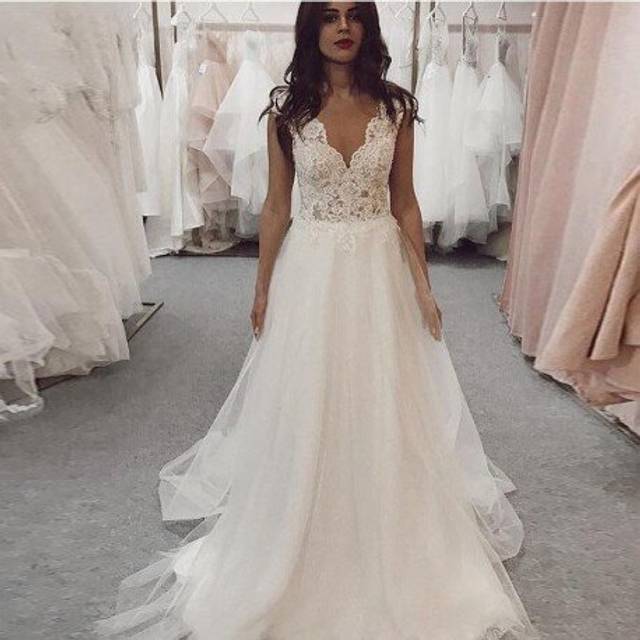 (Ivory) LORIE Beach Wedding Dress 2019 Lace Appliques Tulle Long Princess Vintage Bridal Dress V Neck Wedding Gown