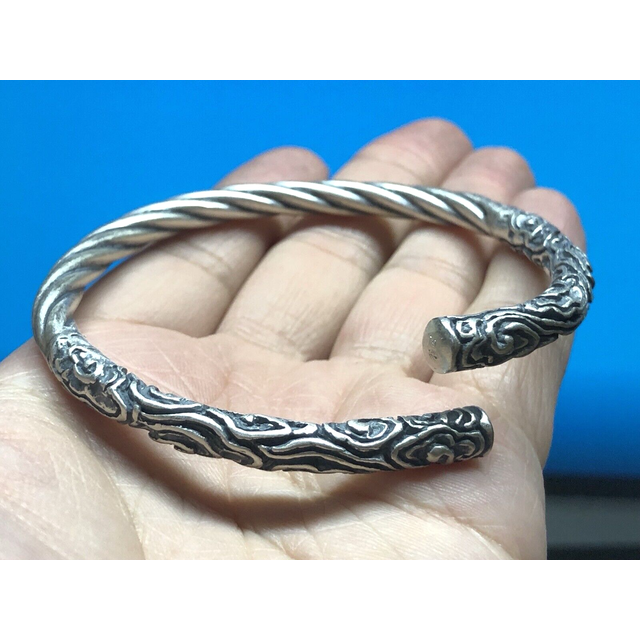 Solid sterling silver mens heavy cloud patterned torque bangle cuff bracelet