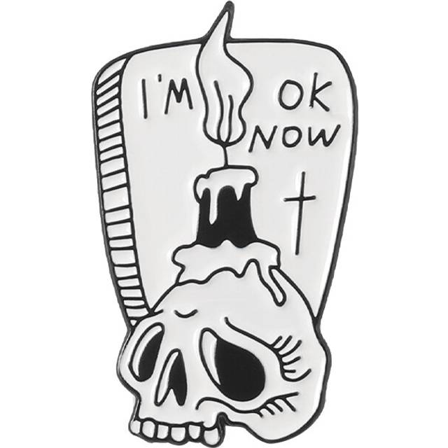 (XZ5951) Skull Fashionable Themed Lapel Pin Beautifully Crafted For A Chic And Bold Look