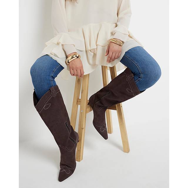 River Island – Bruna, knähöga cowboyboots i mocka med hög klack