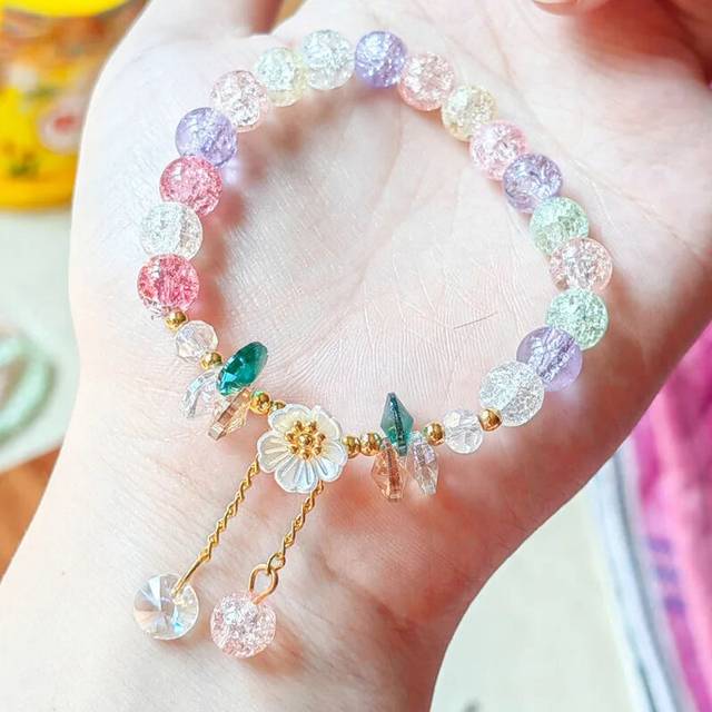 (BR22Y0661-10) Sweet Daisy Flower Womens Colorful Crystal Beaded Bracelet