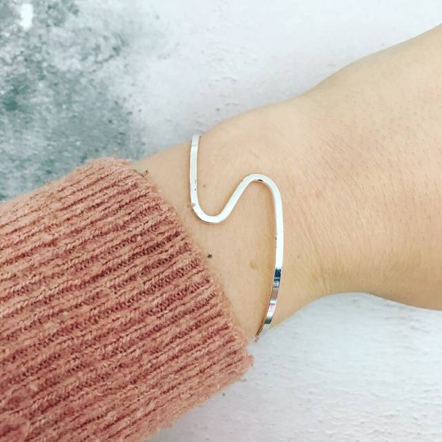 Moon outline real sterling silver dainty bracelet 18cm
