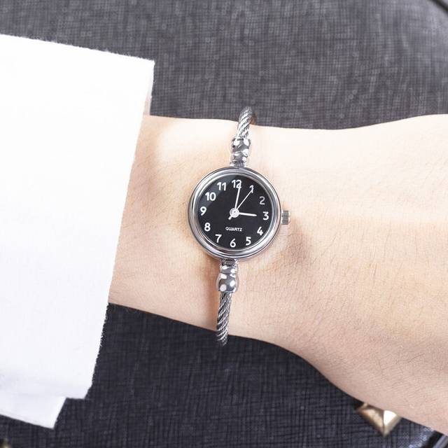 (N- Silver-black) Women Watches Small Gold Bangle Watch Stainless Steel Retro Ladies Quartz