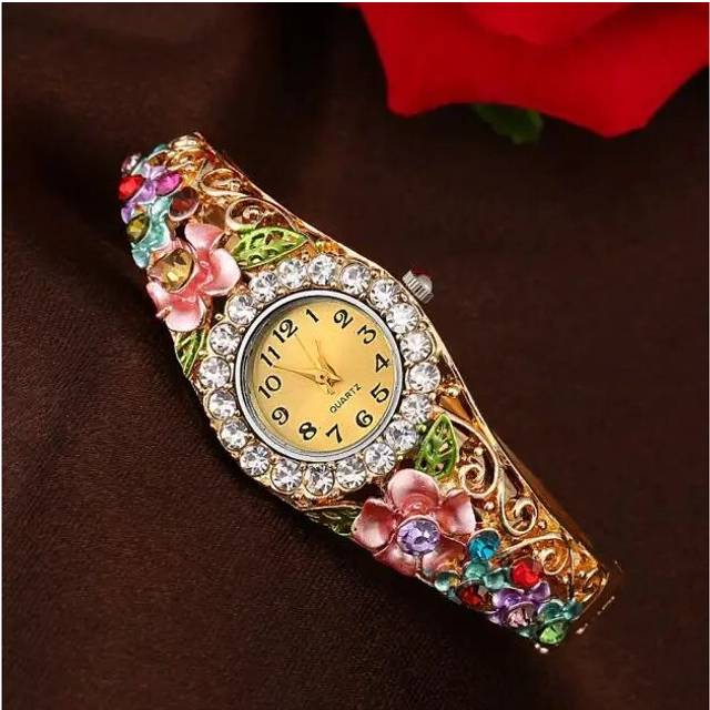(Red) Top Brand 2023 Women Quartz Luxury Crystal Flower Watch Luxury Wristwatches