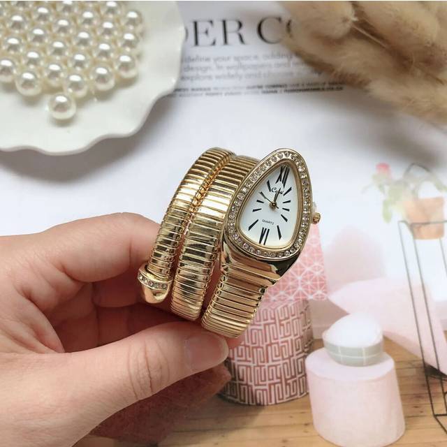 (7) Unique Snake Shaped Women'S Watches  With Rhinestone Fashion Luxury Brand