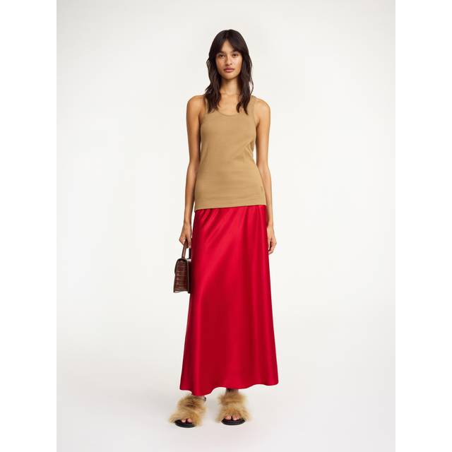 Boshan High-Rise Flared Skirt - Dark Chilli - Where refined style meets free-spirited ease, By Malene Birger embraces an elective vision of Scandinavian minimalism. Using luxurious fabrics and impeccable details, the label brings an artistic angle to contemporary classics.