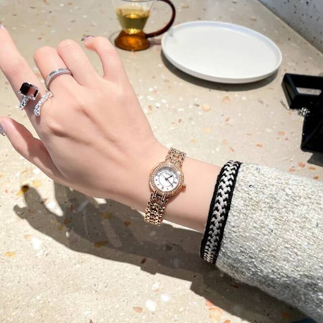 (Rose Gold White) Luxury Crystal Women Watches Top Brand Fashion Diamond Ladies Quartz Watch