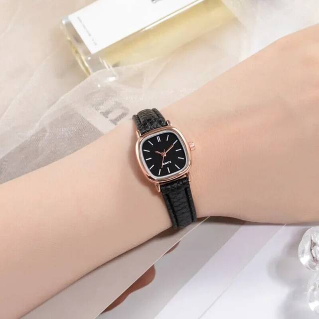 (Black Gold Black) Women's Simple Vintage Watches for Women Dial Wristwatch Leather Strap
