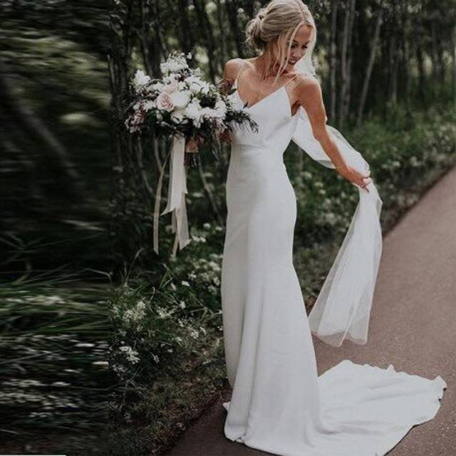 (Ivory) Simple V-neck Beach Wedding Dresses Sleeveless Satin Boho Wedding Gowns Chapel Train White Ivory Spaghetti Straps Bridal Dresses