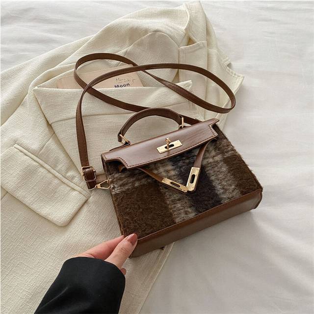 (Coffee, Without Pendant) Fashionable Color Block Medium Shoulder Bag For Women With Unique Aesthetic Appeal