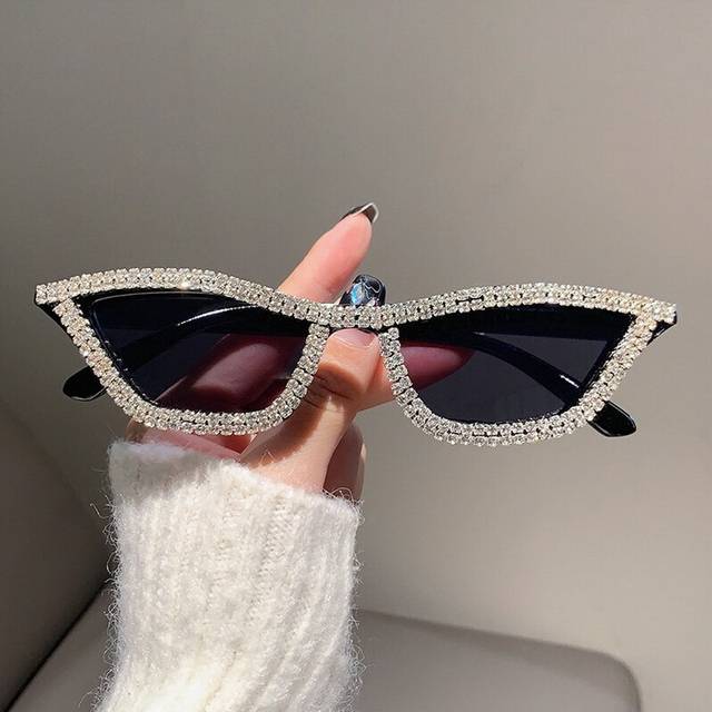 (black, 1 pair) Retro Disco Full Rhinestones Cat Eye Sunglasses Vintage Triangle Frame Personality Party Sunglasses Sun Shade Eyewear