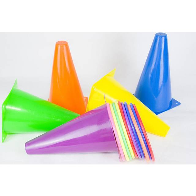 6 Pack Traffic Cones Outdoor Soccer Training Agility Marker Cones with 10 Rings for Kids multicolour