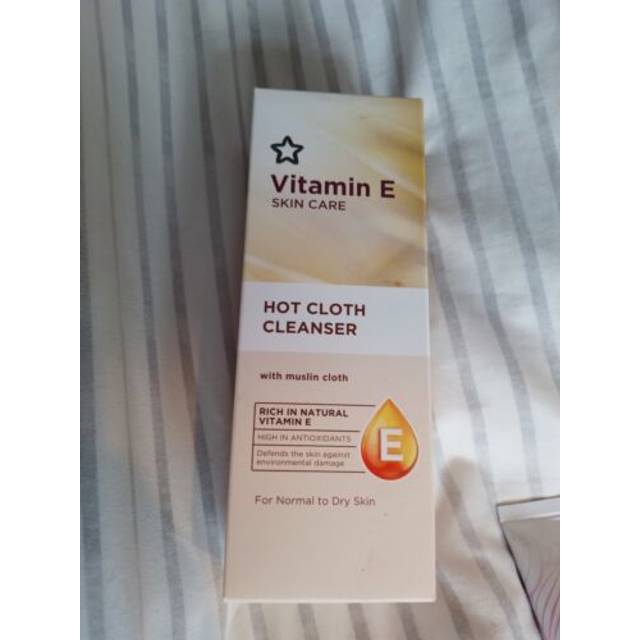 Superdrug vitamin e hot cloth cleanser 200ml