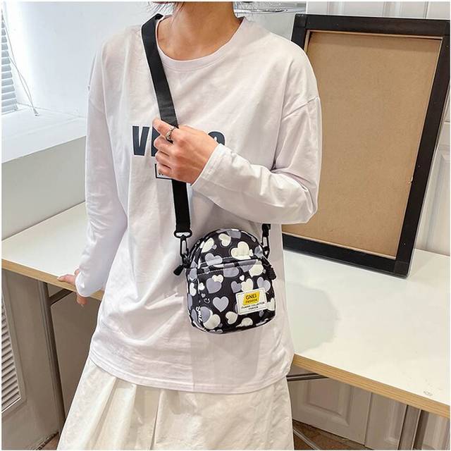 (Black) Chic 2023 Fashionable Canvas Crossbody Purse For Women With Zipper Closure And Soft Material