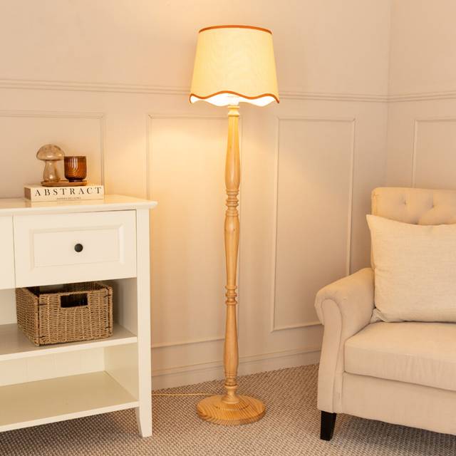 ValueLights Victoria Scallop Rust Edge Shade Light Wood LED Floor Lamp - Cream
