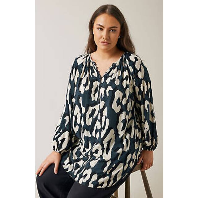 Evans curve women's plus size animal print long sleeve blouse