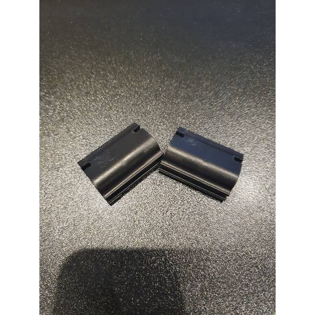 Thetford SR Fridge Vent Lock Clips x 2  â 628449