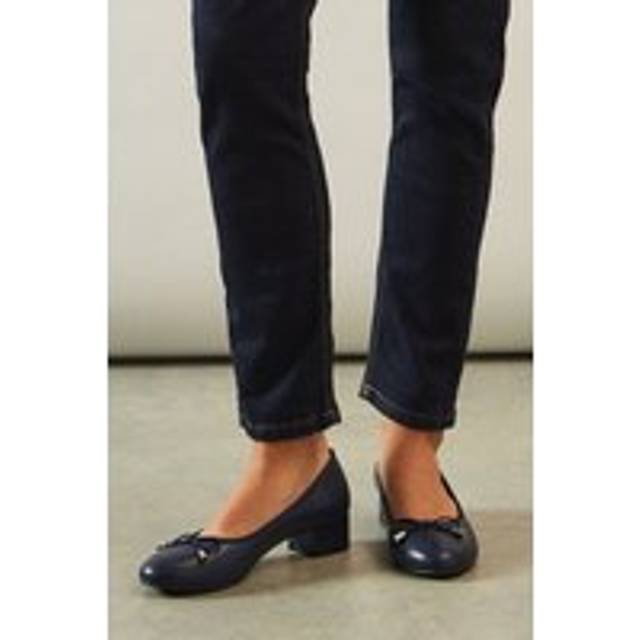 Good for the sole navy ballet pumps womens workwear flats