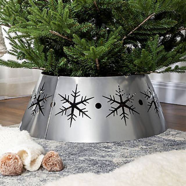 HOMCOM Christmas Tree Collar, 66cm Christmas Tree Base Cover with Hollow Snowflake Patterns, Xmas Decoration for Party, Holiday, Silver Aosom UK