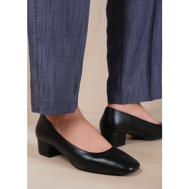 Seattle Pu Wide-Fit Square Toe Heels - Black - Size 6 - Where's That From