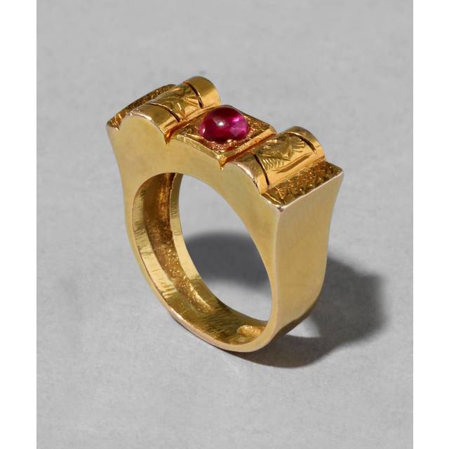 Alexis Bittar Antique 1800S 20K & Ruby Etruscan Ring in Gold Size 7 | Statement Jewelry from Alexis Bittar (7)