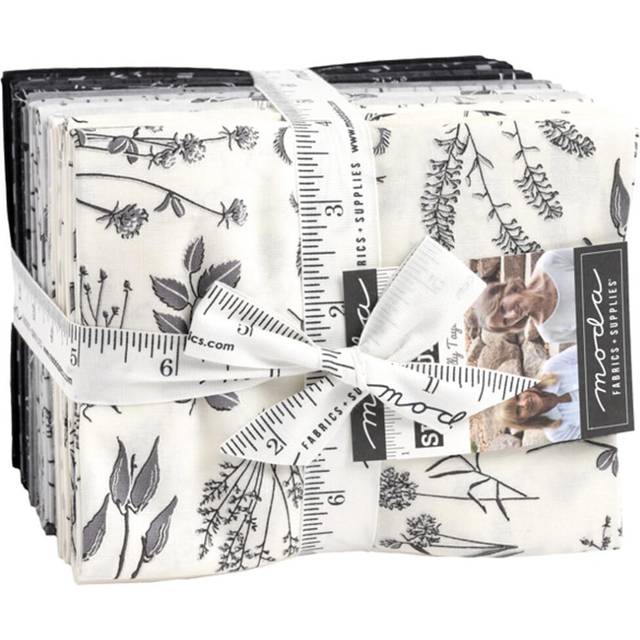 Holly Taylor Silhouettes 24 Fat Quarters Moda Fabrics 6930AB