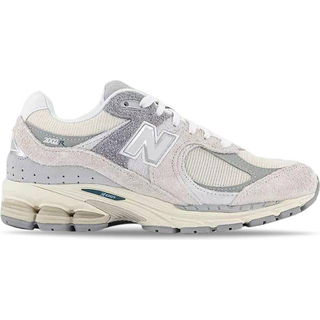 New Balance 2002 Trainers in Off-White