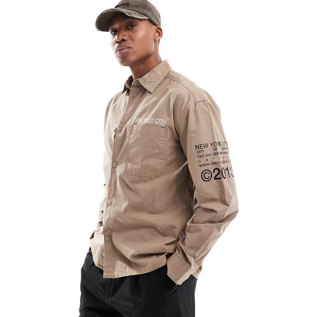 ONLY & SONS – Beige, avslappnad skjorta med NYC-tryck-Naturlig