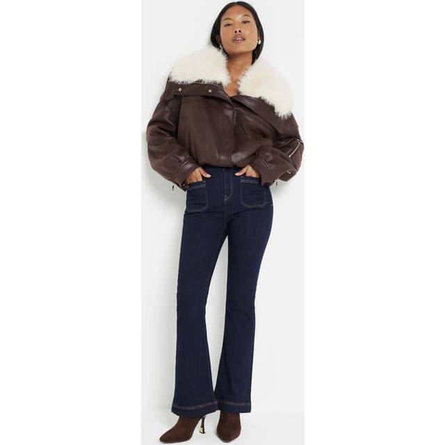 River Island Petite – Blå utsvängda jeans med ficka framtill och mörk tvätt