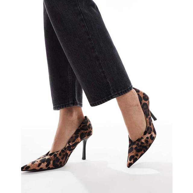 Stradivarius Wide Fit – Leopardmönstrade pumps med klackar och bred passform-Flera