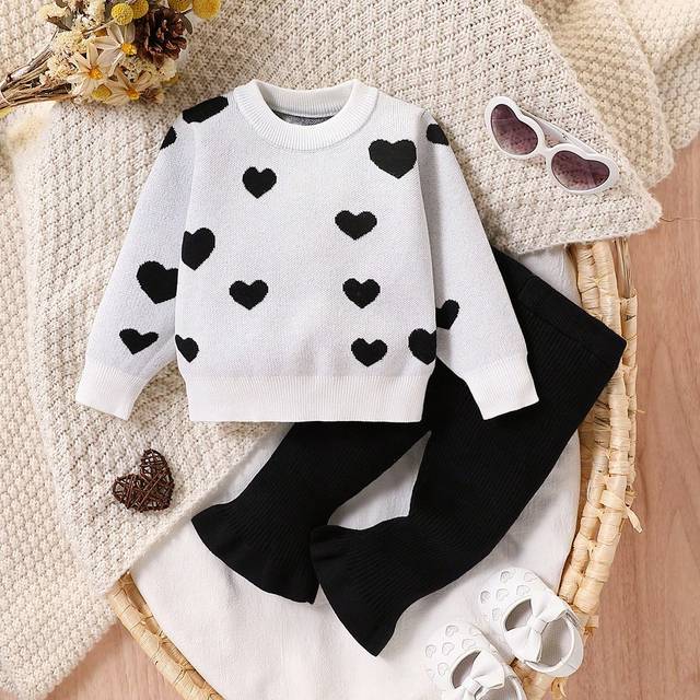 SHEIN Baby Girl Heart Pattern Crew Neck Long Sleeve Sweater And Flared Knit Pants Set, Suitable For Spring/Autumn Wear, For Indoor Family Gatherings Or Outd