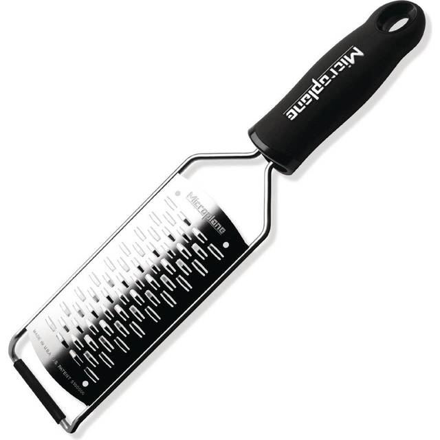 Microplane 2-vägs skär köksrivjärn för hård ost, äpple, morot, zucchini och choklad i svart med blad av rostfritt stål – tillverkad i USA