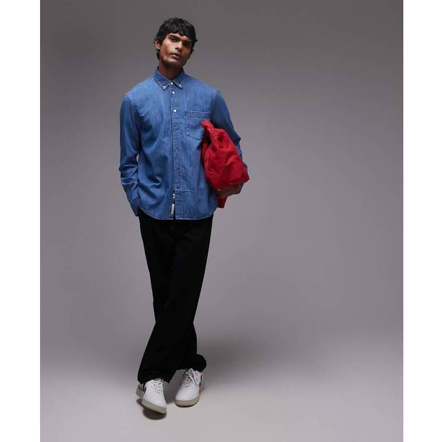 ARKET – Blå skjorta i chambray-tyg med button down-krage