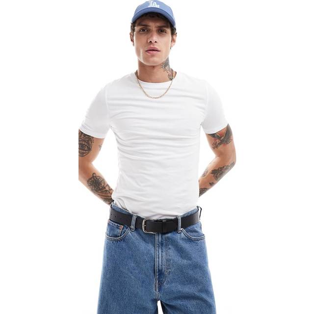 ASOS DESIGN – Essential – Vit t-shirt i muscle fit-Vit/a