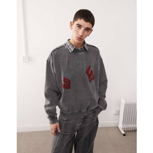 Weekday – Liam – Svarttvättad sweatshirt i oversize med broderat texttryck-Svart/a