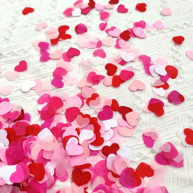 SHEIN 1000/2000pcs Pink Heart Confetti, Wedding And Birthday Party Paper Throw Out Decorations, Clear Balloon Stuffing, 2.5cm Confetti Decorations, Suitable