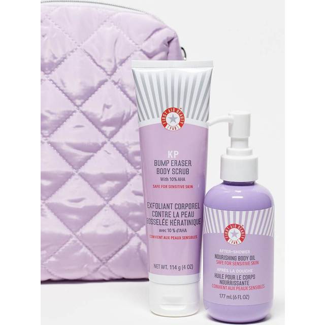 First Aid Beauty Smooth Slopes - Shower Duo Holiday Gift Set And Travel Bag Kp Bump Eraser Body Scrub 113G And After-Shower Nourishing Body Oil 177Ml