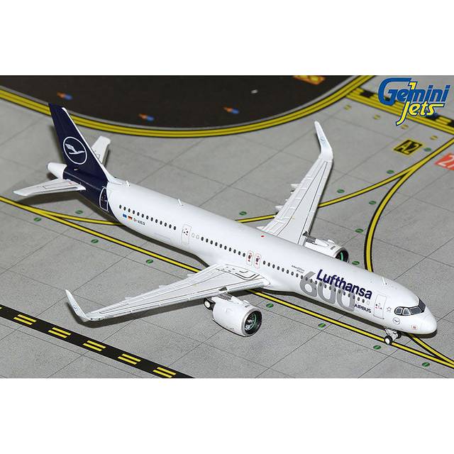 Airbus A321neo Commercial Aircraft &#34;Lufthansa - 600th Airbus Aircraft&#34; (D-AIEQ) White with Dark Blue Tail 1/400 Diecast Model Airplane by GeminiJets