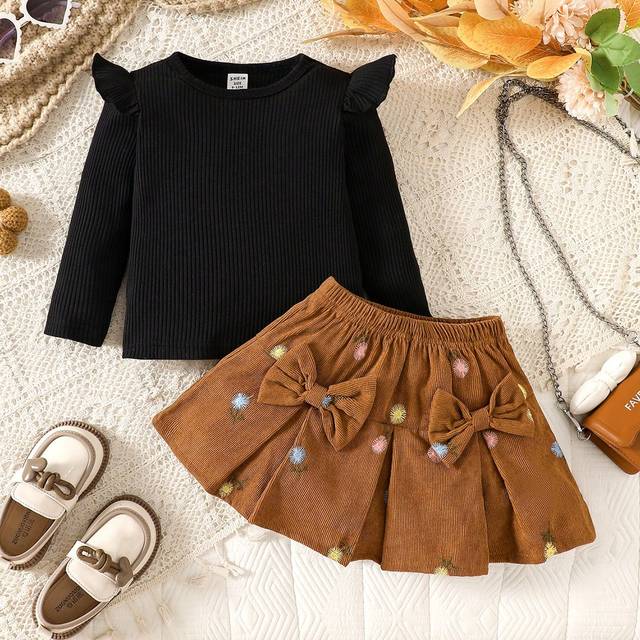 SHEIN 2pcs Infant Girls Spring/Summer Fashion Casual Long Sleeve Printed Top & Pleated Skirt Set