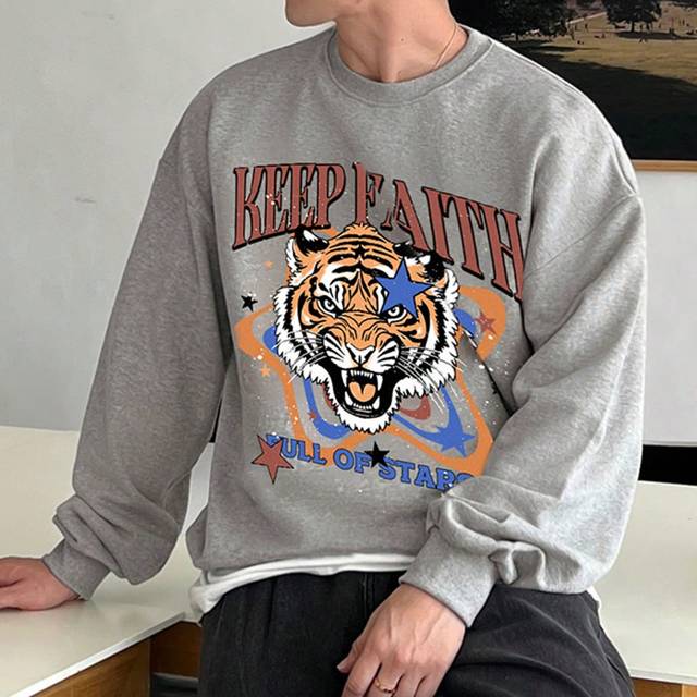 DAZY Men&#39;s Casual Tiger & Letter Print Crew Neck Long Sleeve Pullover Sweatshirt