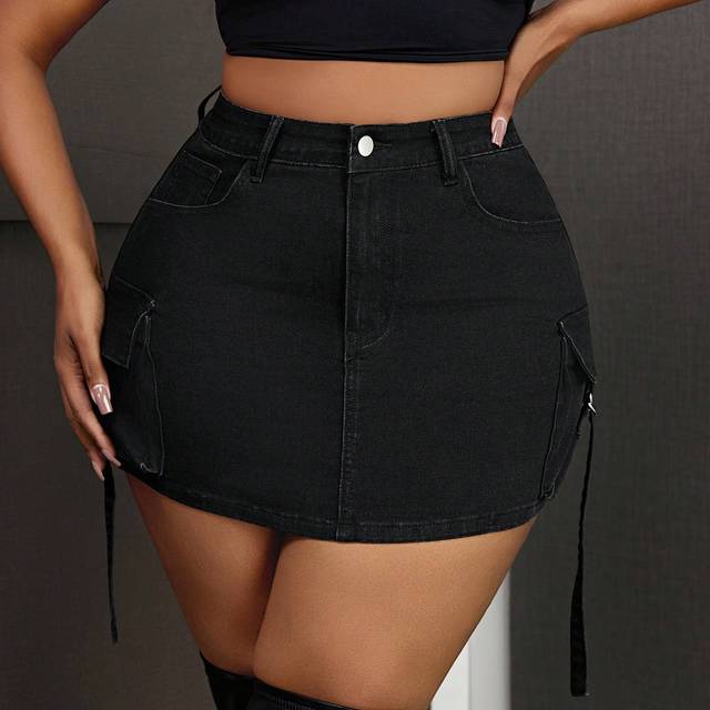 SHEIN Plus Size Solid Color Pocket Fitted Casual Mini Denim Skirt