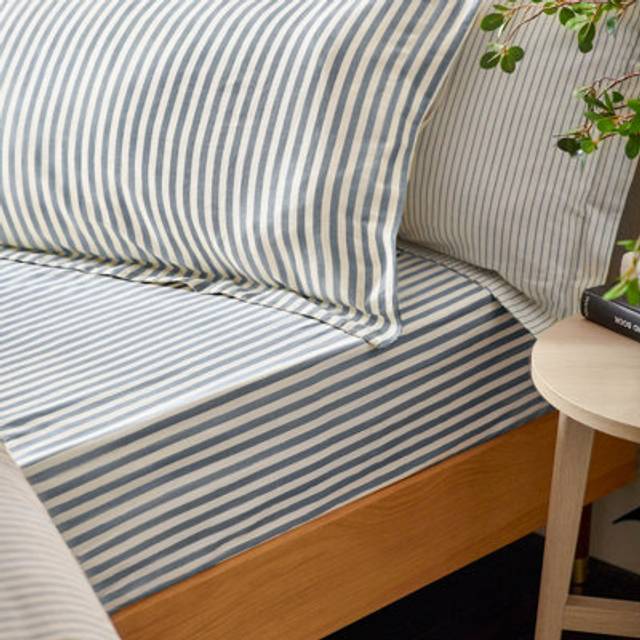 Yard Hebden Navy Stripe Fitted Sheet - SUPER KING, NAVY
