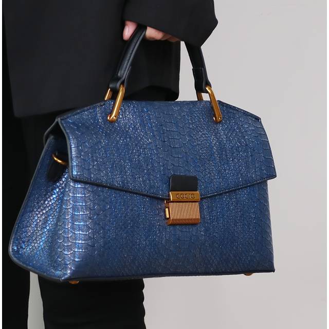 TEMU 2024 Blue Snake Pattern High-end Feel Handbag Fashionable Light Luxury, Elegant Women', Lightweight, Large Capacity, Single Shoulder, Crossbody Bag