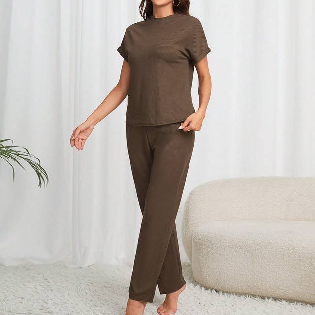 SHEIN Women&#39;s Ribbed Batwing Sleeve Top & Pants Loungewear Set Outfit