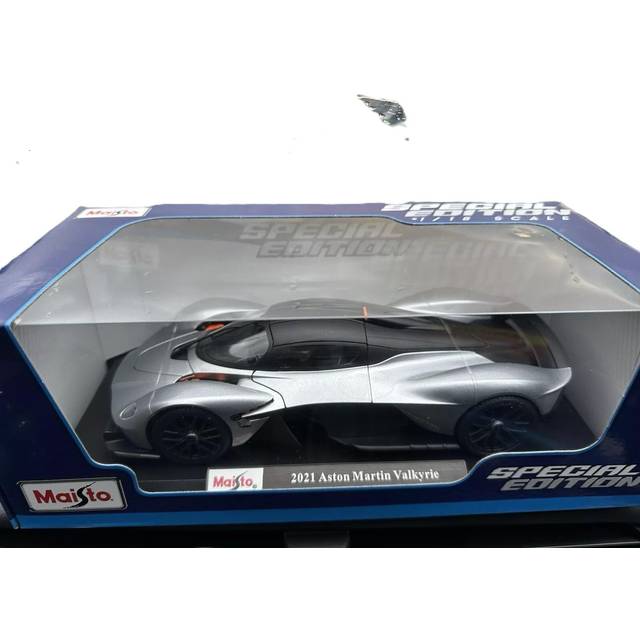 Aston Martin Valkyrie Silver Metallic with Matt Black Top "Special Edition" Series 1/18 Diecast Model Car by Maisto