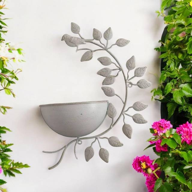 Mulay Metal Wall Planter - Cream (42cm H X 32cm W X 10cm D)