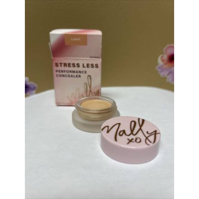 Mally Beauty Stress Less Performance Concealer - Medium - Buildable Coverage - Formulated with Niacinamide - Brightens and Hydrates - Covers Redness a